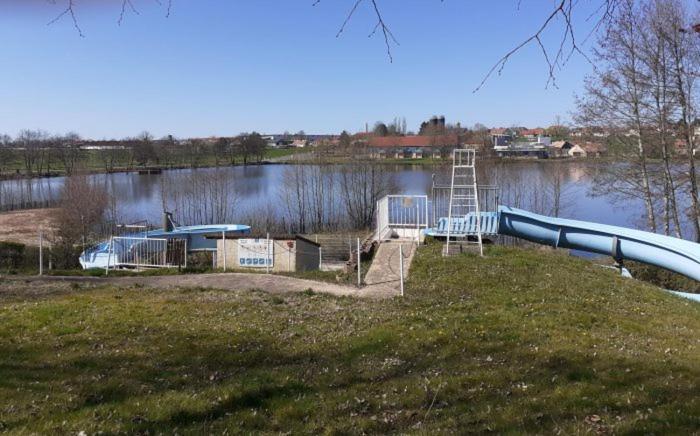 Studios Etape Du Lac Bourbon-Lancy Exterior foto