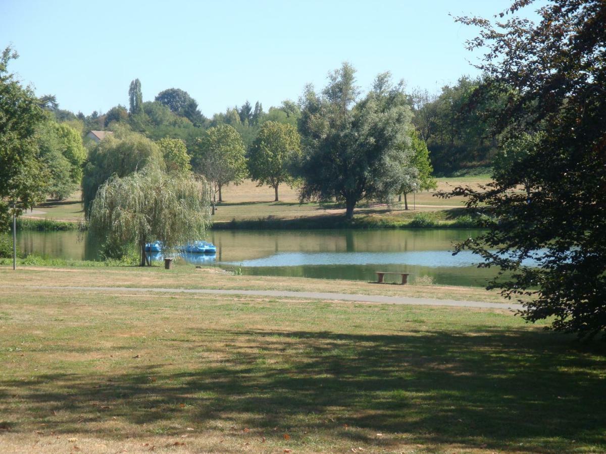 Studios Etape Du Lac Bourbon-Lancy Exterior foto